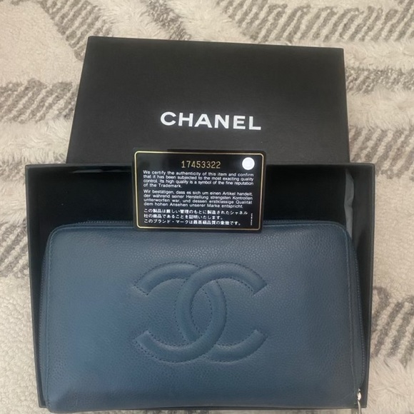 CHANEL NAVY CAVIAR LEATHER TIMELESS ZIPPY WALLET Gently used - Picture 3 of 8